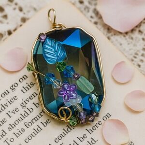 Iridescent‎ Crystal Pendant Gold Wire Wrapped Beaded Floral Charm Necklace